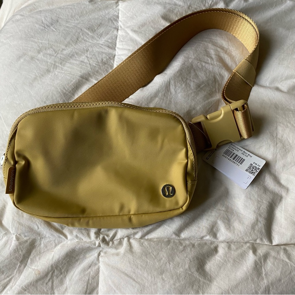 lululemon everywhere belt bag
